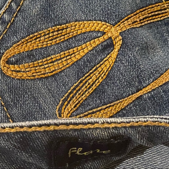 2/$35 Seven7 Women’s Flare Jeans size 29 - Picture 6 of 8